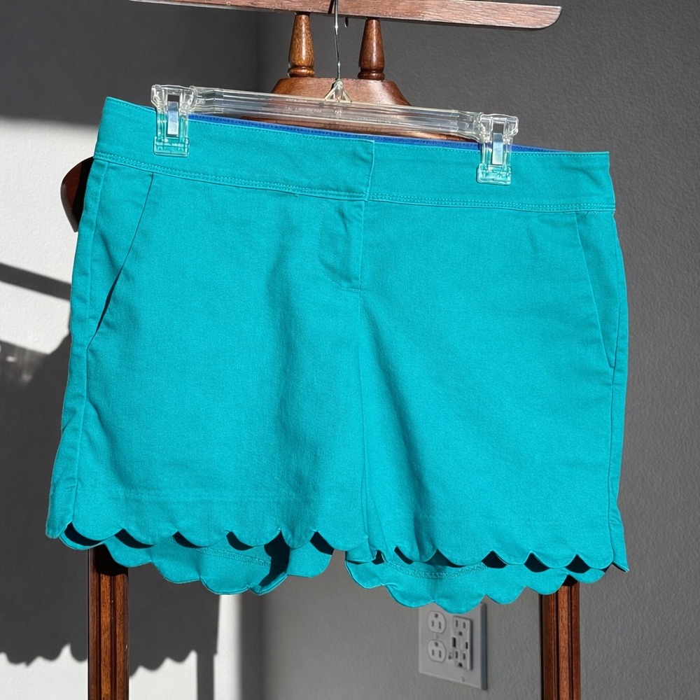 Isaac Mizrahi New York Scalloped Hem Shorts Women Size 6 Teal Cotton
